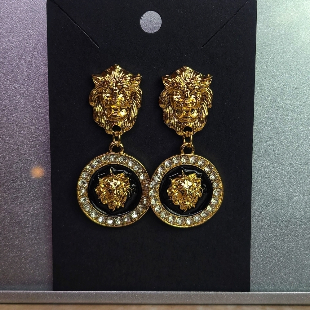 Lion head Gold tone black enamel rhinestones fashion earrings Stud Earrings